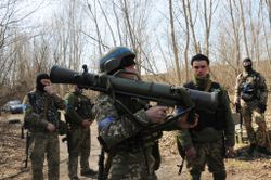 Đại tá Nga: NATO thiếu vũ khí cung cấp cho Ukraine chỉ là 'đòn gió'