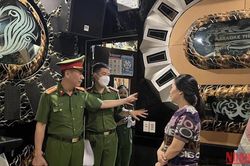 Quận Hoàn Kiếm (Hà Nội) xử lý các phòng karaoke chưa đạt yêu cầu