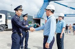 Khuyến khích doanh nghiệp tự nguyện tuân thủ pháp luật hải quan: Cùng đồng hành xây dựng môi trường kinh doanh lành mạnh