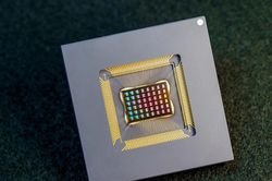 Chip AI mới mô phỏng cấu trúc hệ thần kinh ở người giúp tiết kiệm năng lượng gấp đôi