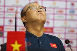 Ông Park: 3 năm qua, tôi lên mạng tìm kiếm cầu thủ Việt kiều cho tuyển Việt Nam