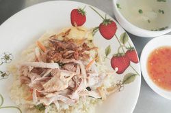 Nhớ món cơm gà của má