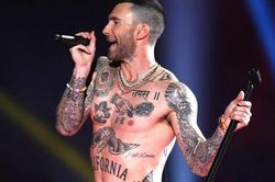 Adam Levine và 30 hình xăm liên quan đến vợ, gia đình