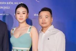 Shark Bình bị 'soi' chiều cao như Cường Đô La khi đứng cạnh bạn gái