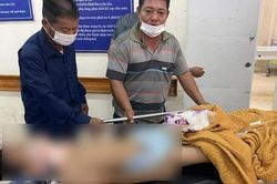 Học sinh lớp 3 nguy kịch vì ngã từ tầng hai trường học xuống đất