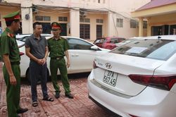 Tạo vỏ bọc doanh nhân thành đạt, lừa thuê hàng chục ô tô rồi đem bán