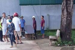 Người đàn ông đột quỵ qua đời trên sân đấu bóng chuyền hơi