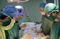 Bệnh viện Hữu nghị Đa khoa Nghệ An: Phẫu thuật thành công ca bệnh hiếm gặp - rò động mạch chủ đường tiêu hóa tiên phát