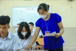 Điểm chuẩn trúng tuyển đại học gần 'kịch trần': Đề thi không ổn