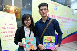 Mong đợi ở Giải thưởng Sách quốc gia lần thứ năm