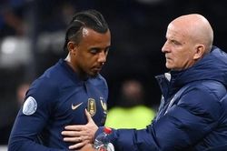 Barcelona méo mặt vì virus FIFA