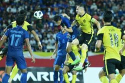 HLV Park Hang Seo thấy gì khi thân chinh xem Thái Lan đấu Malaysia?