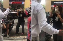 Cô gái dắt chó đi vệ sinh, bị nhắc nhở lại cãi lao công, chỉ thẳng tay vào mặt bảo vệ quát 'im mồm'
