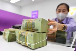 Lãi suất huy động ồ ạt tăng nóng tại nhiều ngân hàng