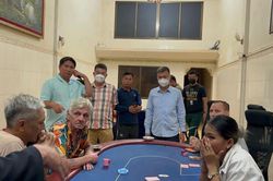 Cảnh sát Phnom Penh bắt quả tang người nước ngoài đánh bạc trái phép