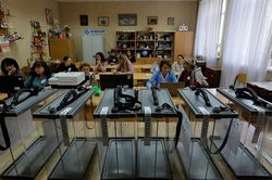 Bốn khu vực thuộc Ukraine trưng cầu dân ý sáp nhập vào Nga