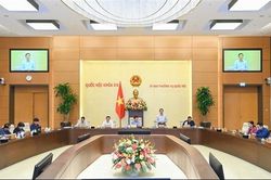'Chỉ dấu' để nhìn lại...