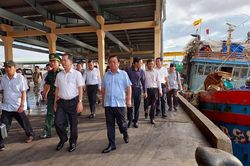 Bộ trưởng Lê Minh Hoan kiểm tra công tác ứng phó bão Noru tại Đà Nẵng