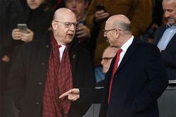 Ông chủ Chelsea chấm dứt kỷ nguyên 'người Mỹ trầm lặng' ở Premier League