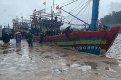 Nghệ An chỉ đạo 'khẩn', kêu gọi tàu thuyền vào bờ tránh bão Noru