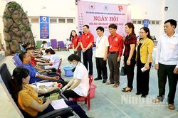 Tiếp nhận trên 400 đơn vị máu trong ngày hội hiến máu tình nguyện huyện Nho Quan