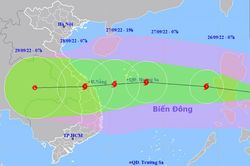 Bão Noru nhằm hướng đất liền, nhiều nơi mưa tầm tã