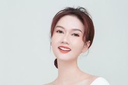 Hương Giang khoe ảnh thân thiết bên chàng trai lạ, nghi vấn đã có bạn trai mới sau Đình Tú?