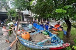 Giúp dân ứng phó bão Noru