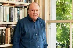 Trải nghiệm sáng tác đa dạng và chia sẻ về ngành sách của William Boyd