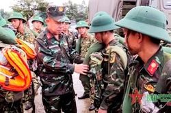 Chống bão số 4: Mỗi địa phương một 'chiến trường'