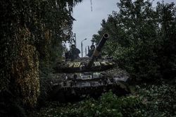 Báo Mỹ nói Ukraine 'đủ vũ khí' phản công ở miền Đông, Tổng thống Zelensky coi Donetsk là 'mục tiêu số 1'