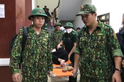 Đang ở nơi sơ tán bão, người phụ nữ phải nhập viện cấp cứu