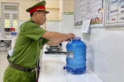 Ứng phó với bão Noru: Thừa Thiên - Huế khẩn trương sơ tán người dân đến nơi an toàn