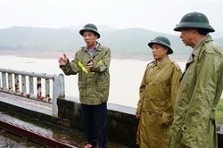 Phó Chủ tịch UBND tỉnh Hoàng Nam kiểm tra công tác phòng chống bão số 4 tại huyện Cam Lộ và Đakrông
