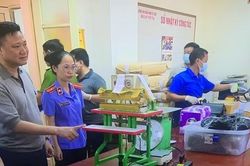 Dùng mặt nạ khi sản xuất, điều chế ma túy 'Tobaco' và 'cỏ Mỹ'