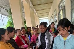 Ấm áp bữa cơm chạy bão của đồng bào Tây Nguyên