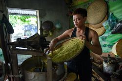 Làng Mễ Trì tất bật ngày đêm cho vụ cốm lớn nhất trong năm