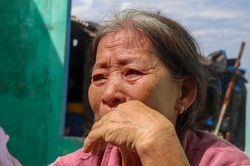 'Sau bão Noru, chỗ để bàn thờ cũng không còn'