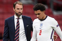 Nếu không được dự World Cup 2022, Alexander-Arnold nên từ giã tuyển Anh