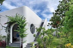 Kiến trúc sư xây nhà tránh bão cho mẹ với tường chịu lực dày 200mm, sàn bê-tông cốt thép