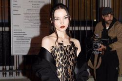 Show Balmain tại Paris Fashion Week: Khánh Linh hóa búp bê Barbie