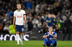 Leicester City: Từ nhà vô địch đến ứng cử viên xuống hạng