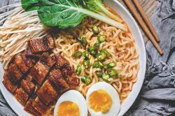 Chuyện muôn thuở mâu thuẫn mẹ chồng nàng dâu trong bữa cơm gia đình