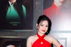 Chi Pu, Anh Thư 'đốt mắt' fan trên thảm đỏ công chiếu phim 'Mười: Lời nguyền trở lại'