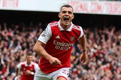 Arsenal chấm dứt mạch bất bại của Tottenham