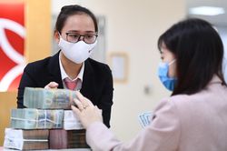 Lý do lãi suất tiền gửi ngân hàng tăng mạnh