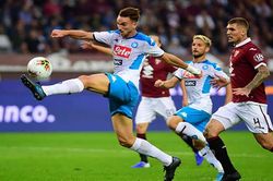 Soi kèo nhà cái Napoli vs Torino. Nhận định, dự đoán bóng đá Serie A (20h00, 1/10)
