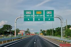 Thu phí cao tốc Vân Đồn-Móng Cái từ ngày 5/10