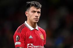 Carragher: 'Martinez nên tránh xa Haaland'