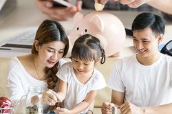 Quan điểm chi tiêu tự do 'vì ta chỉ sống 1 lần' đã thay đổi hoàn toàn kể từ khi có con